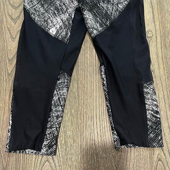 Bally Total Fitness Capri Leggings High-Rise Pull-On Printed Black White Size S - Picture 3 of 8